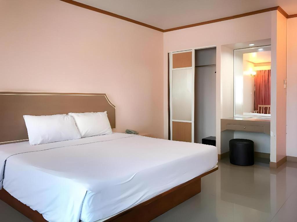 J Two S Pratunam Hotel Bangkok Exterior foto